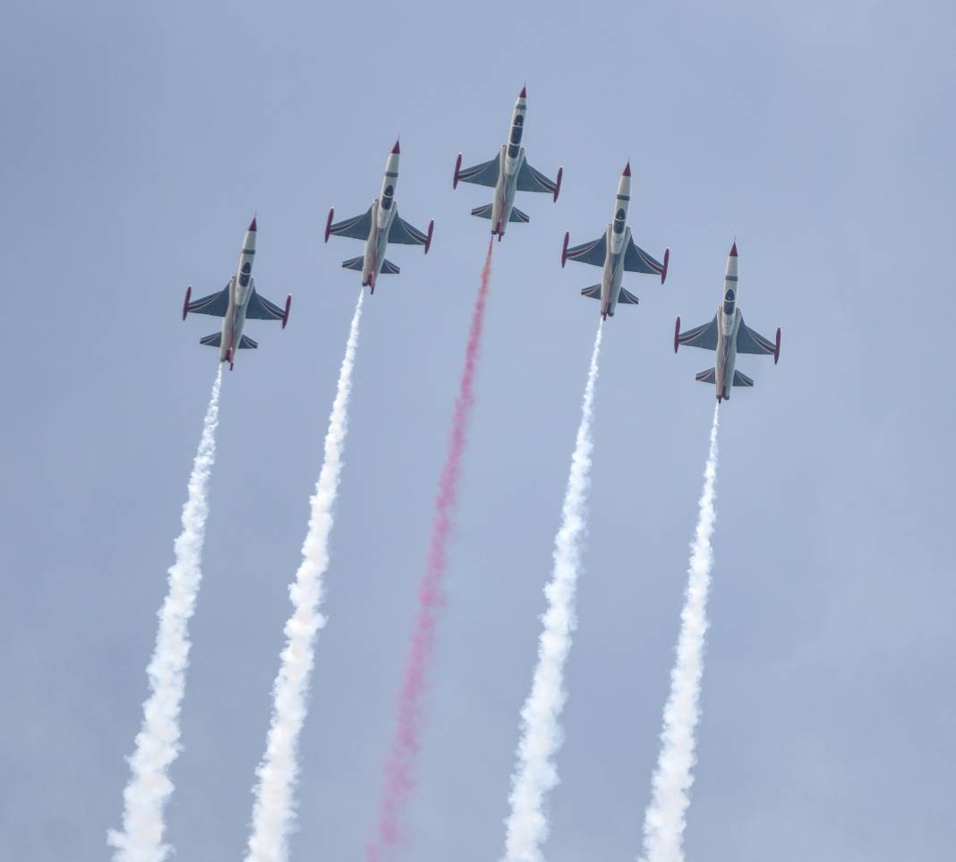 Türk Yıldızları'ndan nefes kesen gösteri - Resim: 1